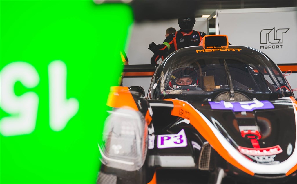 Fuldt fokus inden kvalifikationen.
(Foto: RLR Msport)